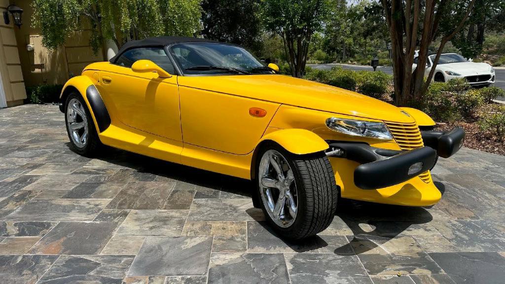 2002 Chrysler Prowler Image 3