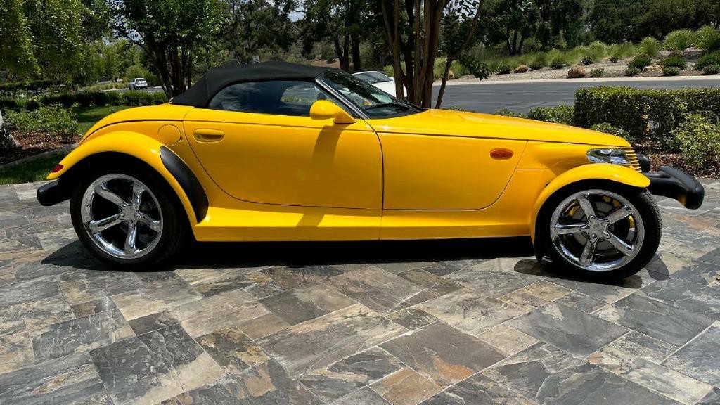 2002 Chrysler Prowler Image 4