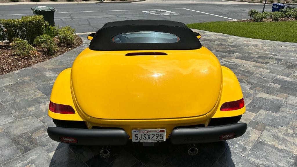 2002 Chrysler Prowler Image 9