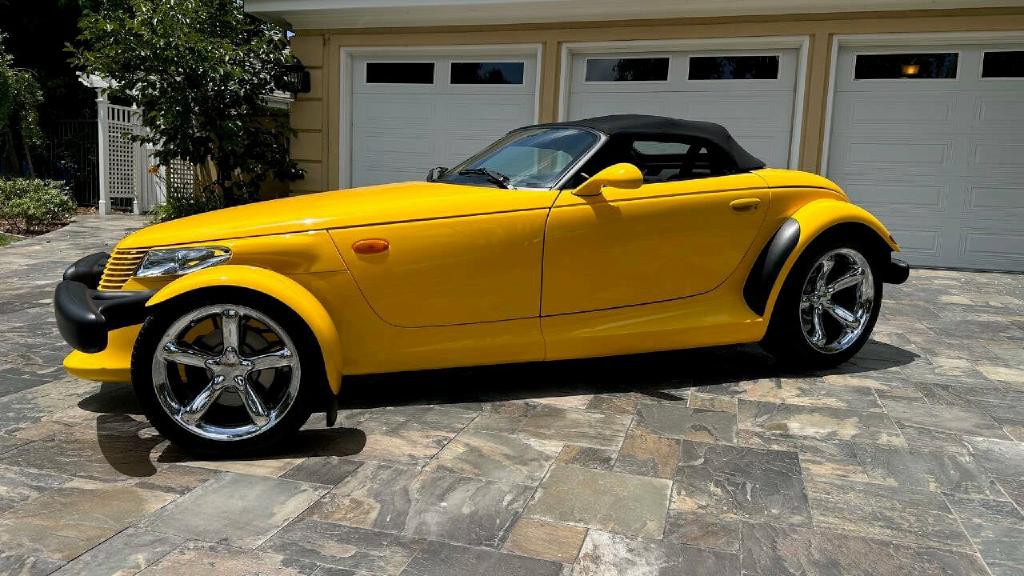 2002 Chrysler Prowler Image 10