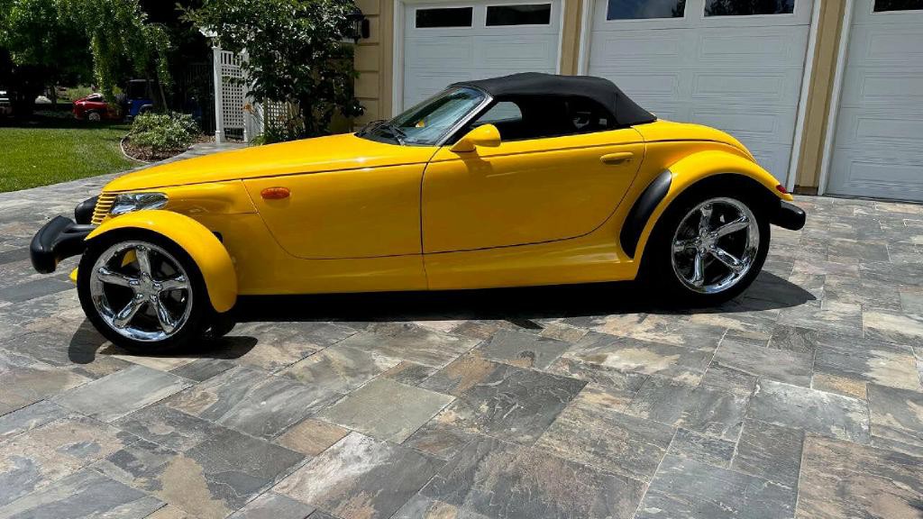 2002 Chrysler Prowler Image 11