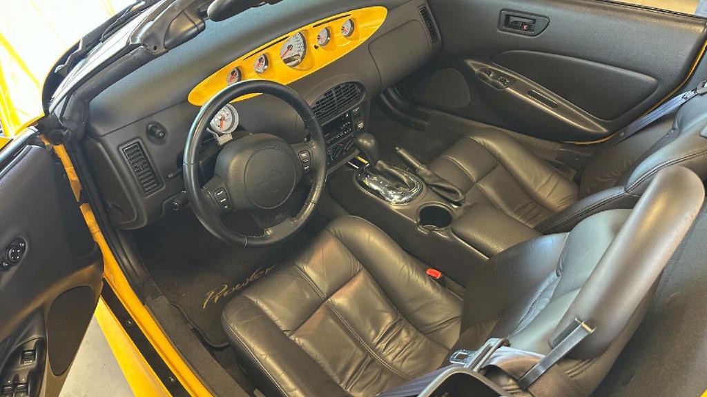 2002 Chrysler Prowler Image 13