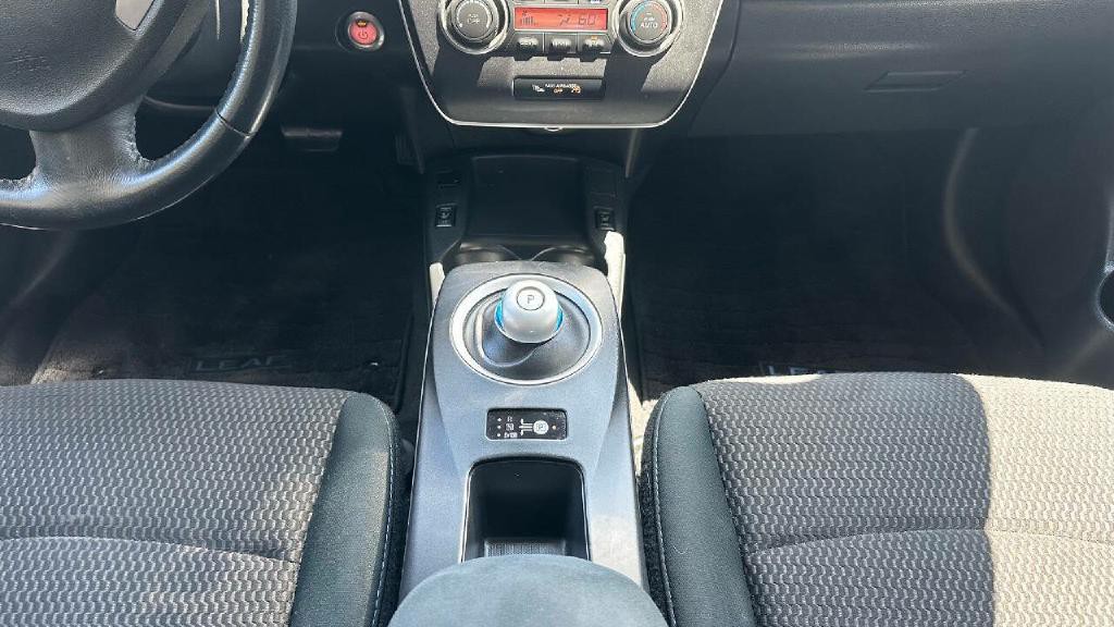 2013 Nissan Leaf Image 16