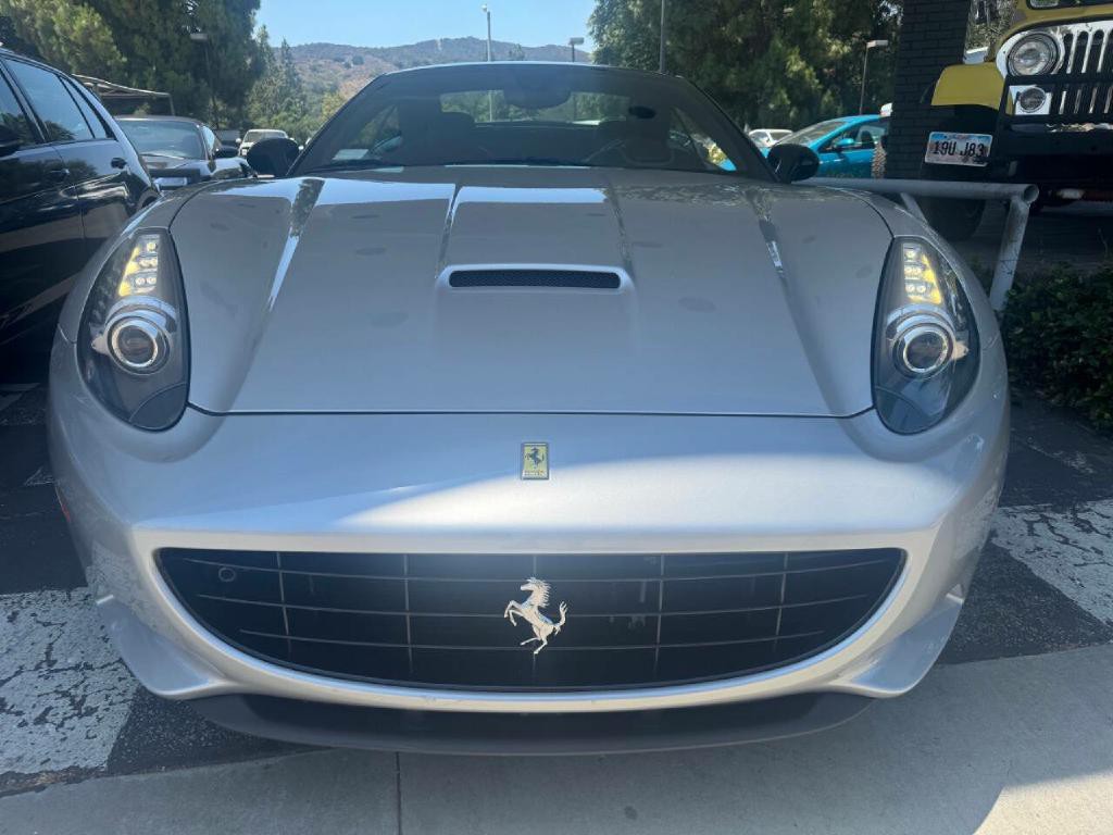 2012 Ferrari CALIFORNIA Image 7