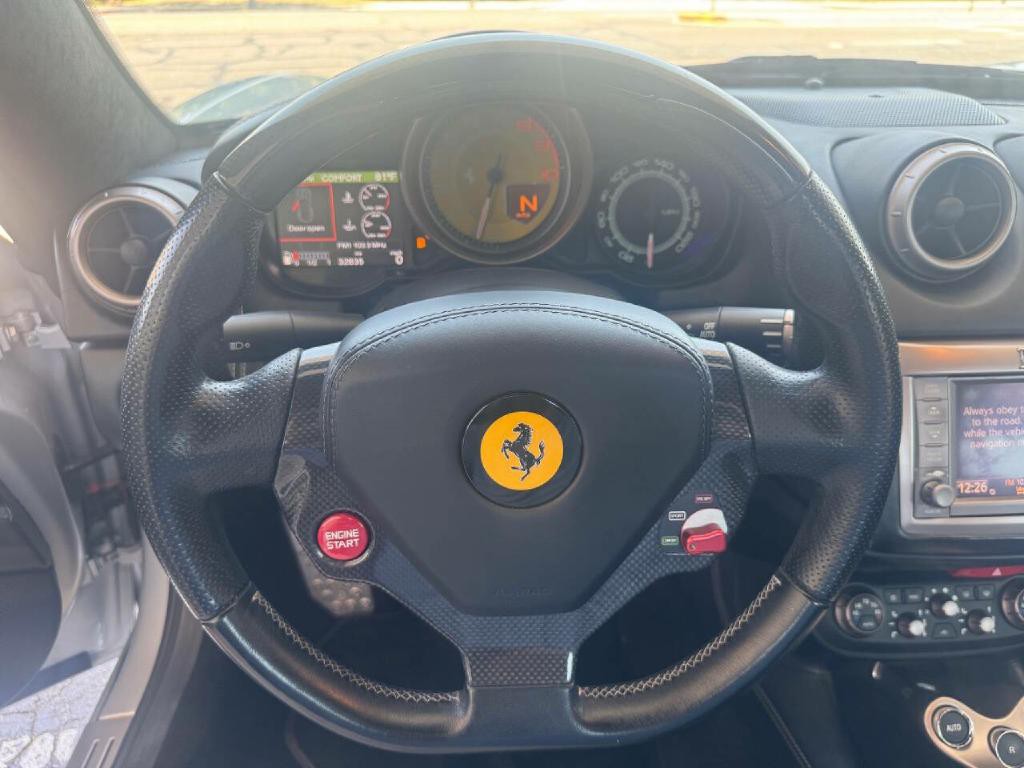 2012 Ferrari CALIFORNIA Image 16