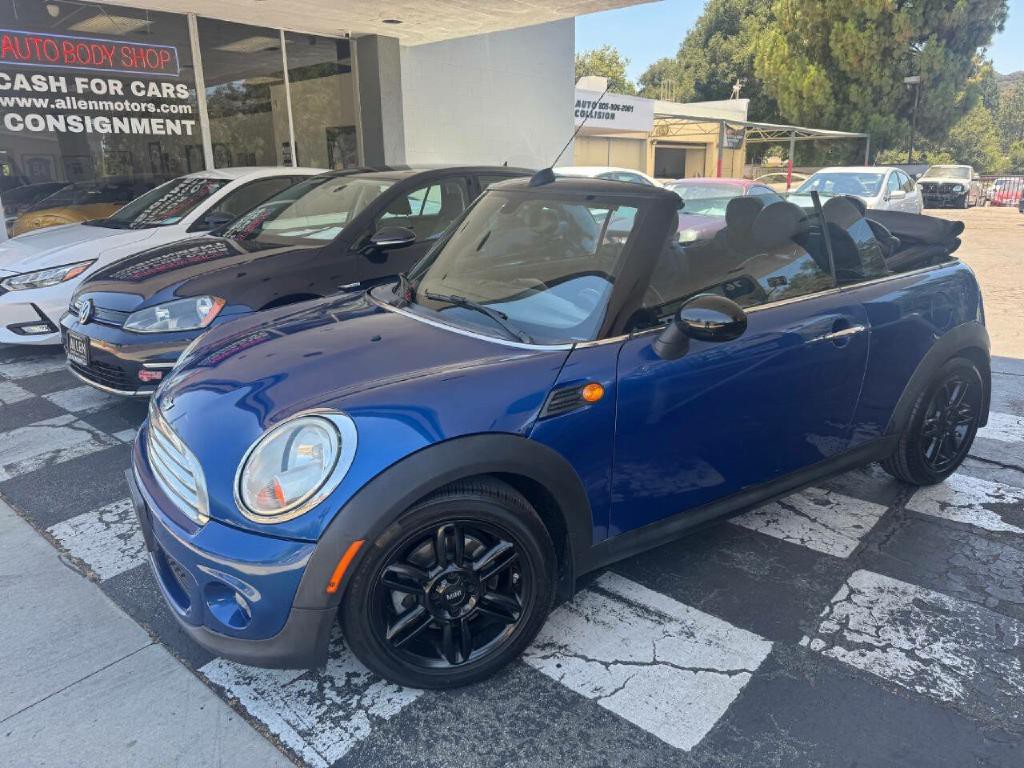 2015 MINI Cooper Image 1
