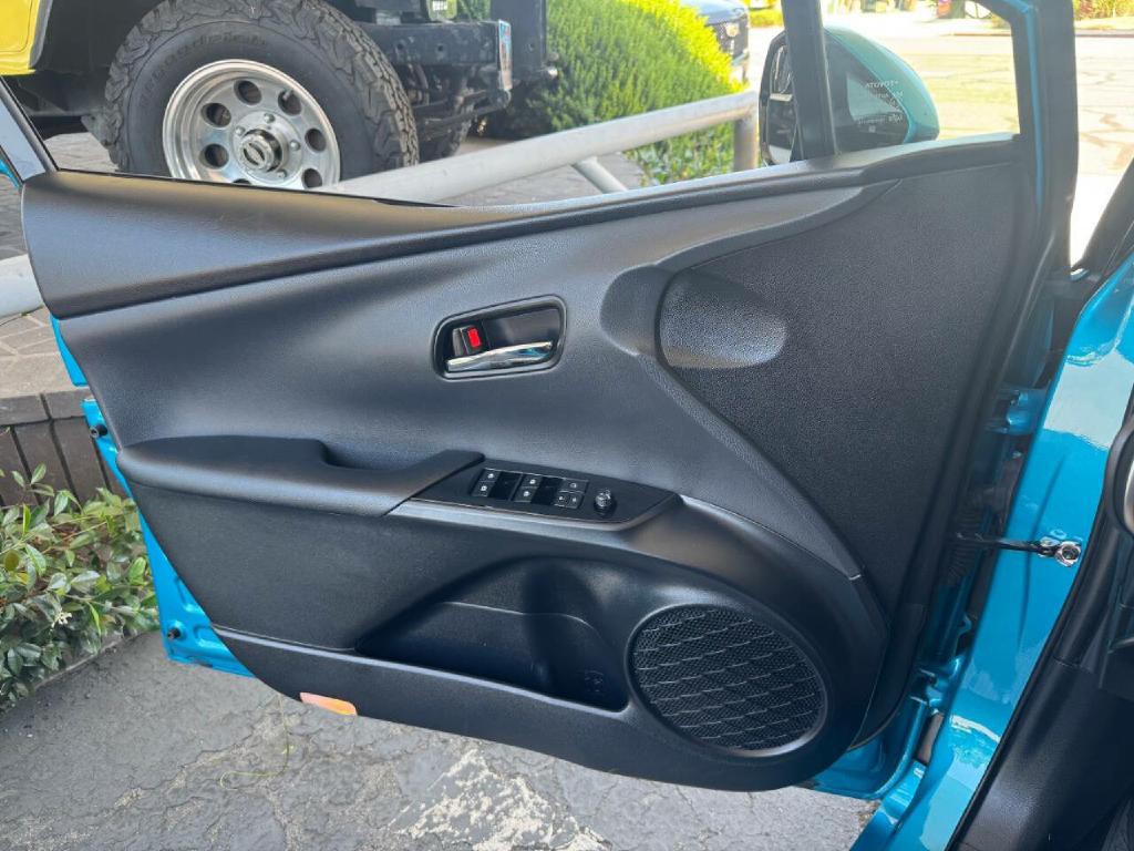 2017 Toyota Prius Image 10