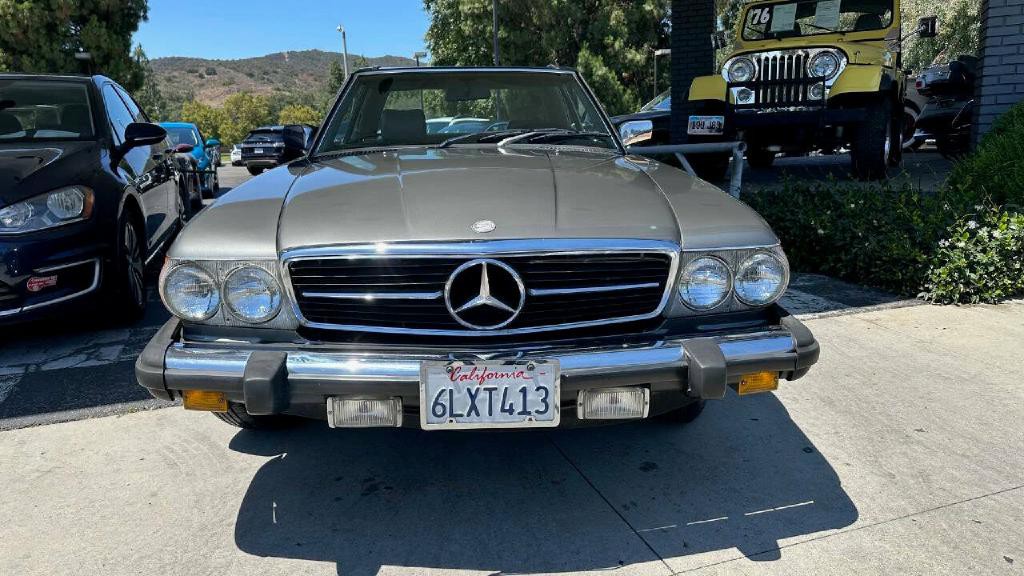 1985 Mercedes-Benz 380-Class Image 2