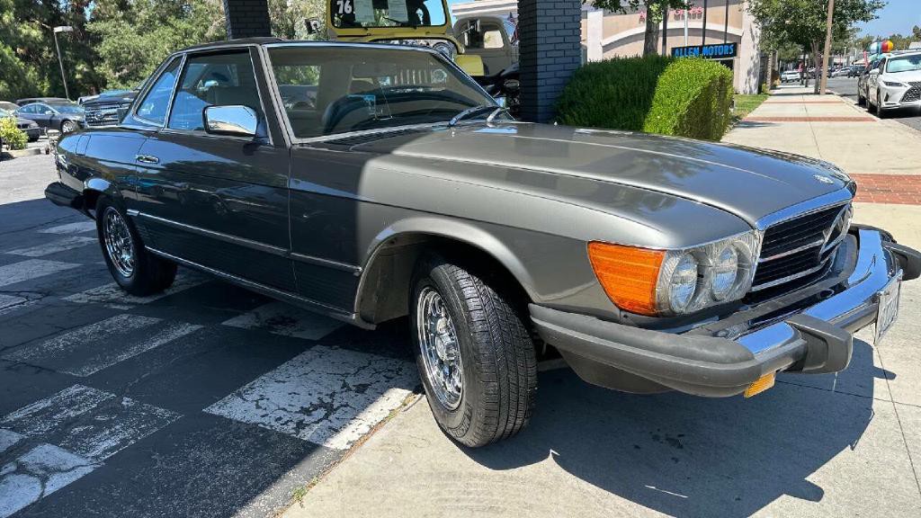 1985 Mercedes-Benz 380-Class Image 4