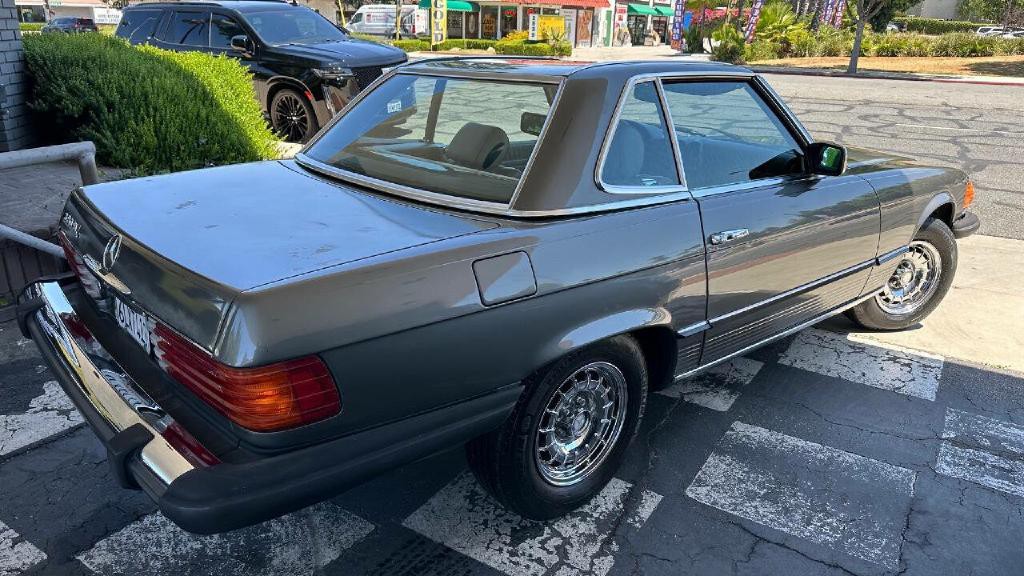 1985 Mercedes-Benz 380-Class Image 5
