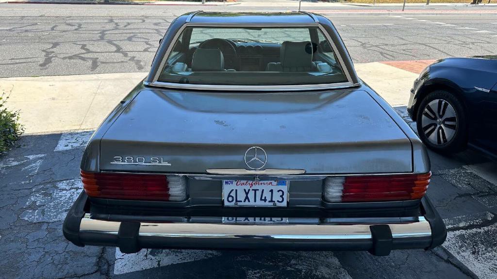 1985 Mercedes-Benz 380-Class Image 6