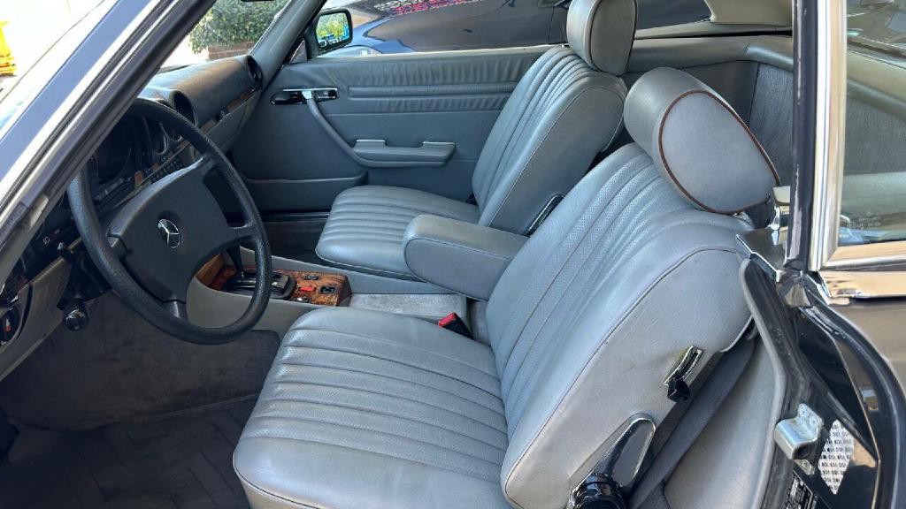 1985 Mercedes-Benz 380-Class Image 13