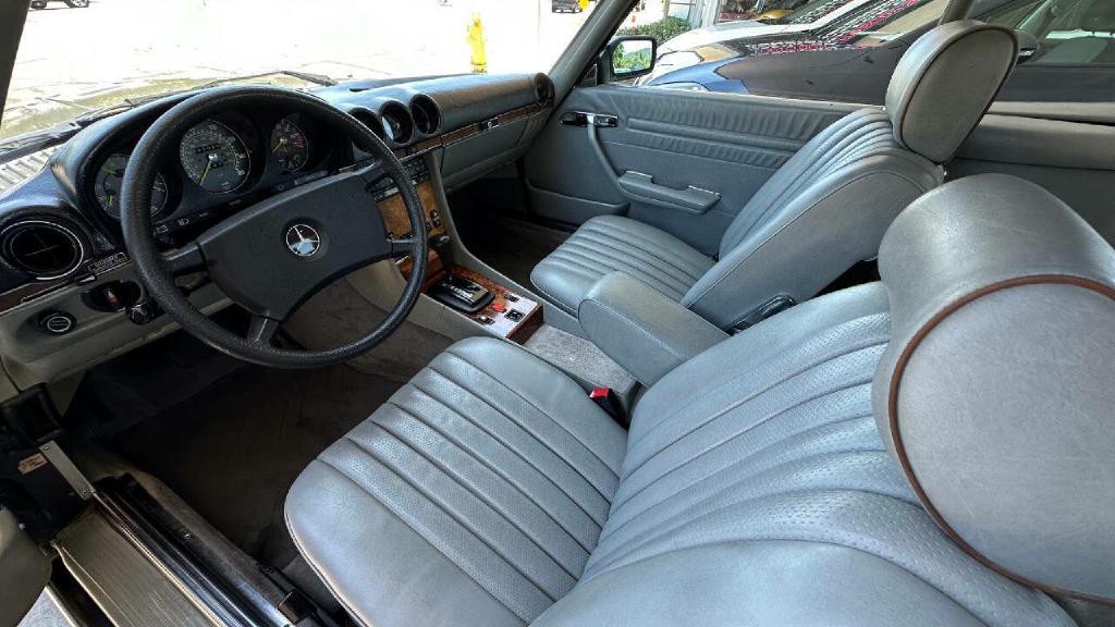 1985 Mercedes-Benz 380-Class Image 14