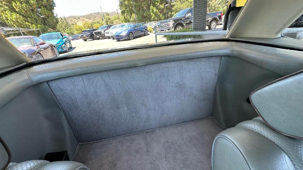 1985 Mercedes-Benz 380-Class Image 20