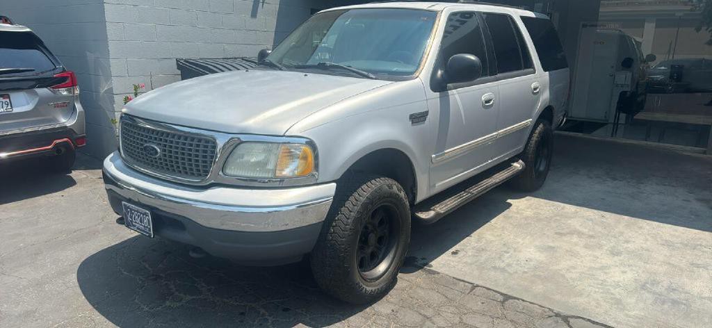 2001 Ford Expedition Image 3