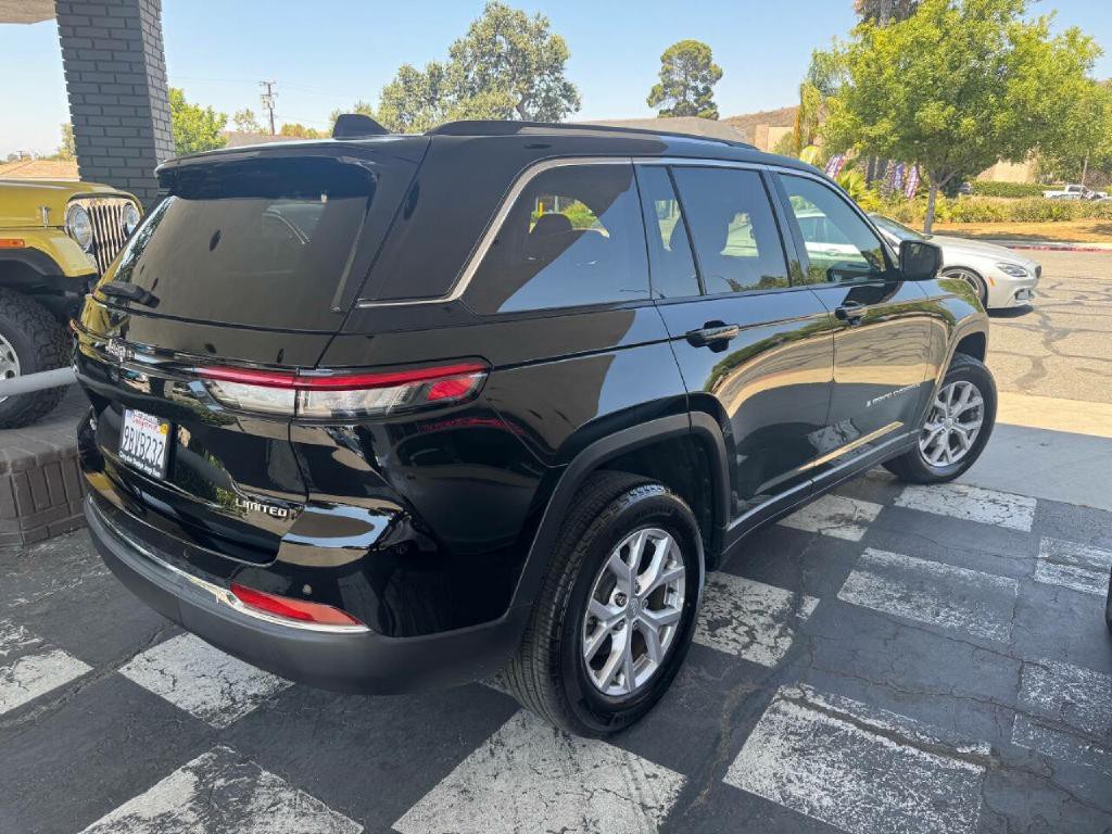 2022 Jeep Grand Cherokee Image 3