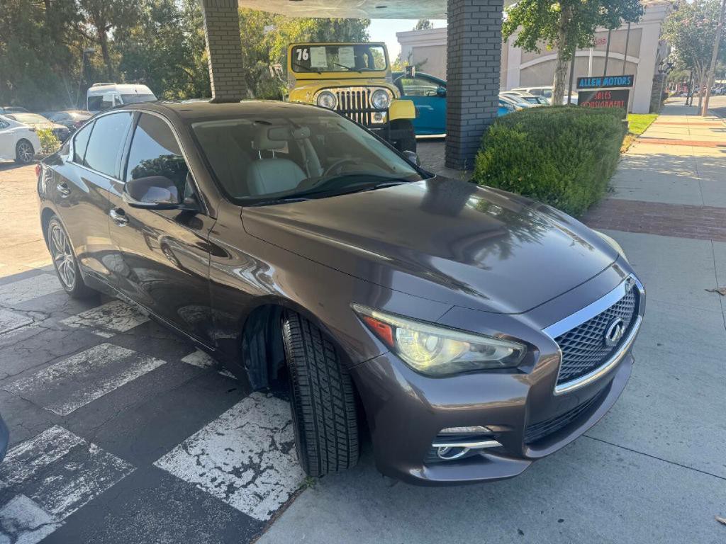 2014 INFINITI Q50 Image 2