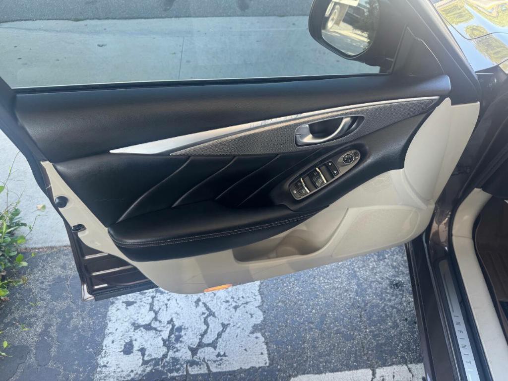 2014 INFINITI Q50 Image 9