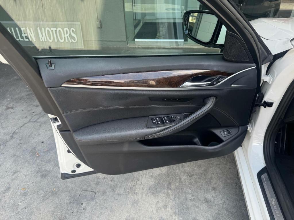 2018 BMW 5 Series Image 8