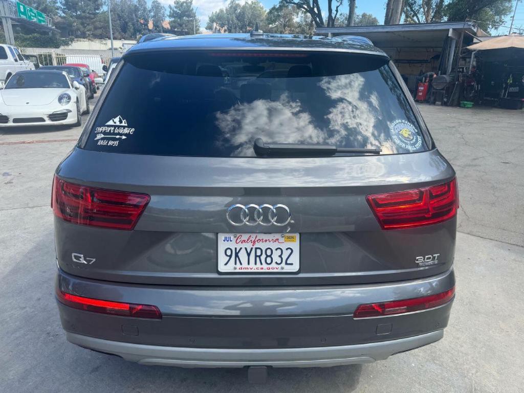 2018 Audi Q7 Image 10