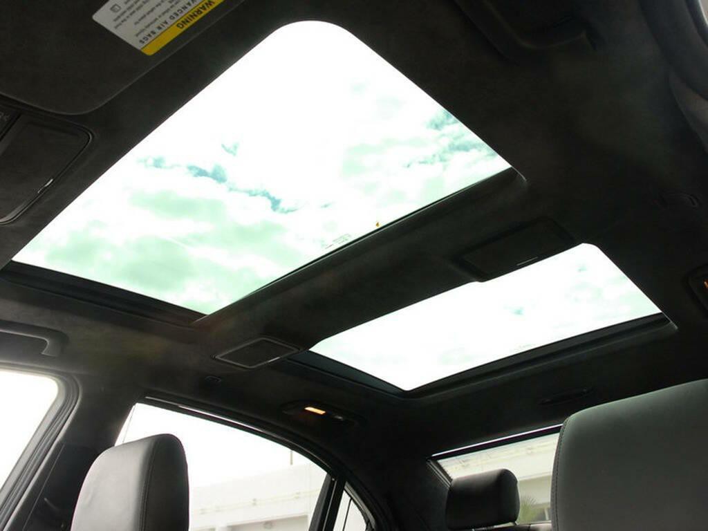 2008 Mercedes-Benz S-Class Image 23