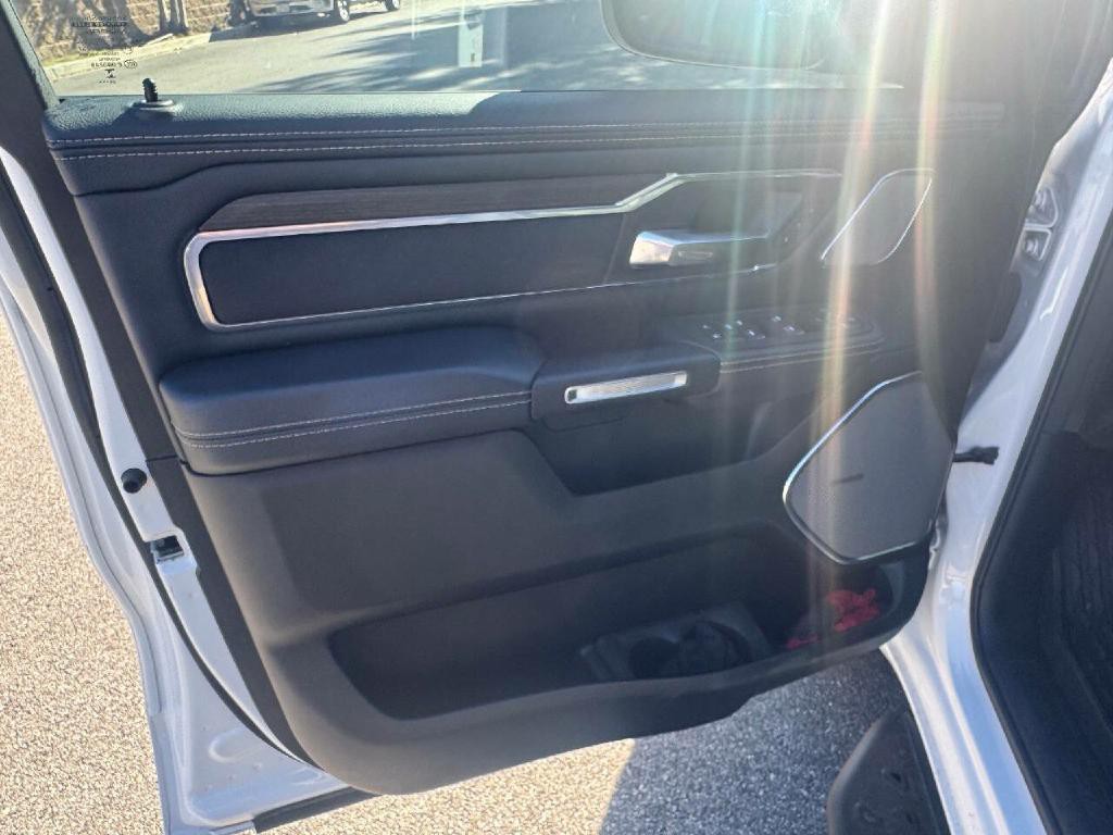 2025 RAM 1500 Image 8