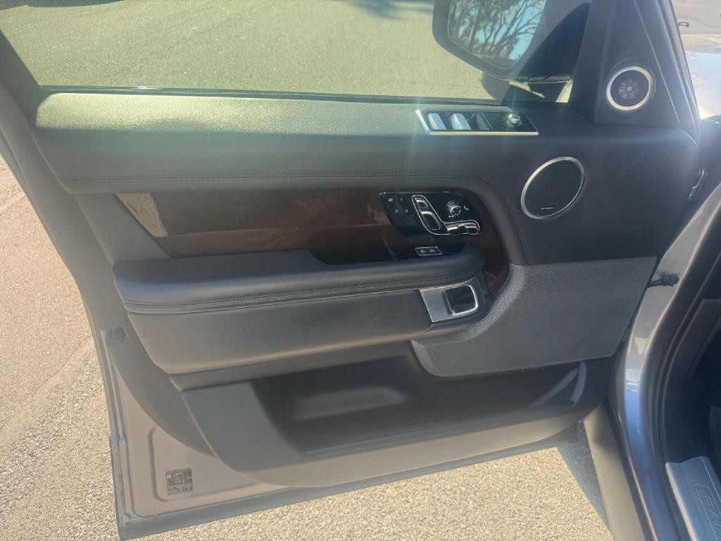 2021 Land Rover Range Rover Image 10