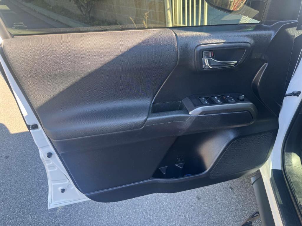 2021 Toyota Tacoma Image 13