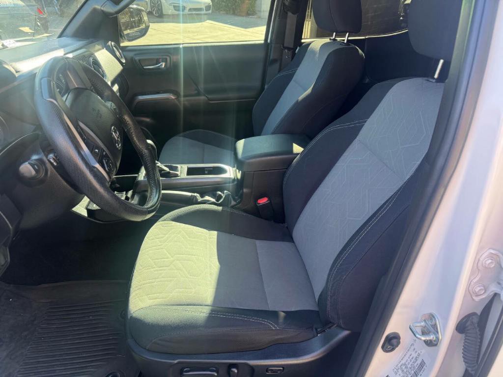 2021 Toyota Tacoma Image 14