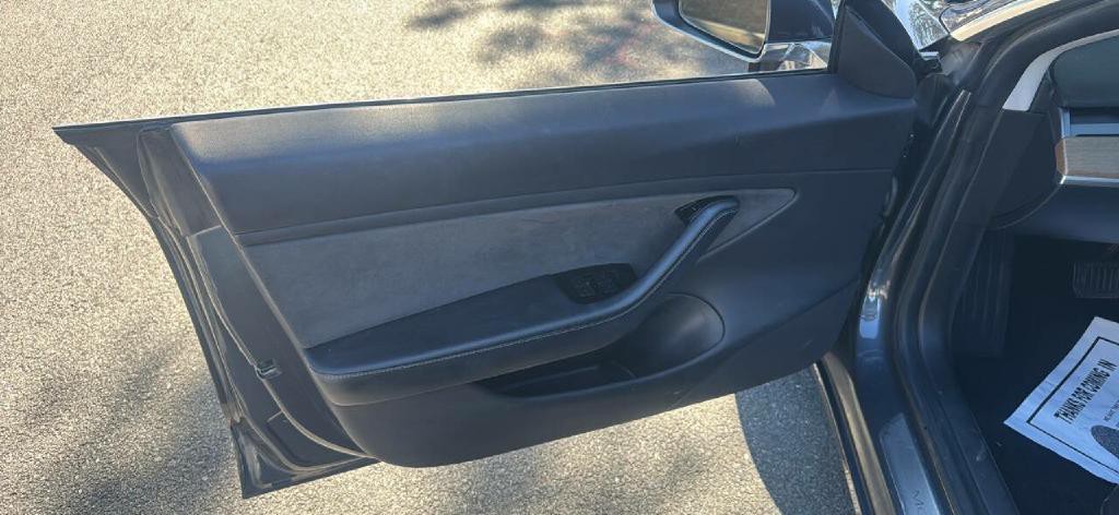 2019 Tesla Model 3 Image 16