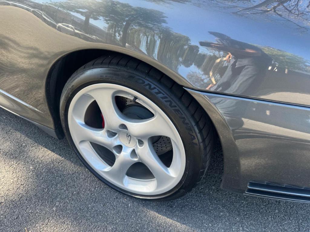 2003 Porsche 911 Image 5