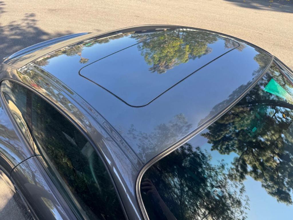 2003 Porsche 911 Image 9