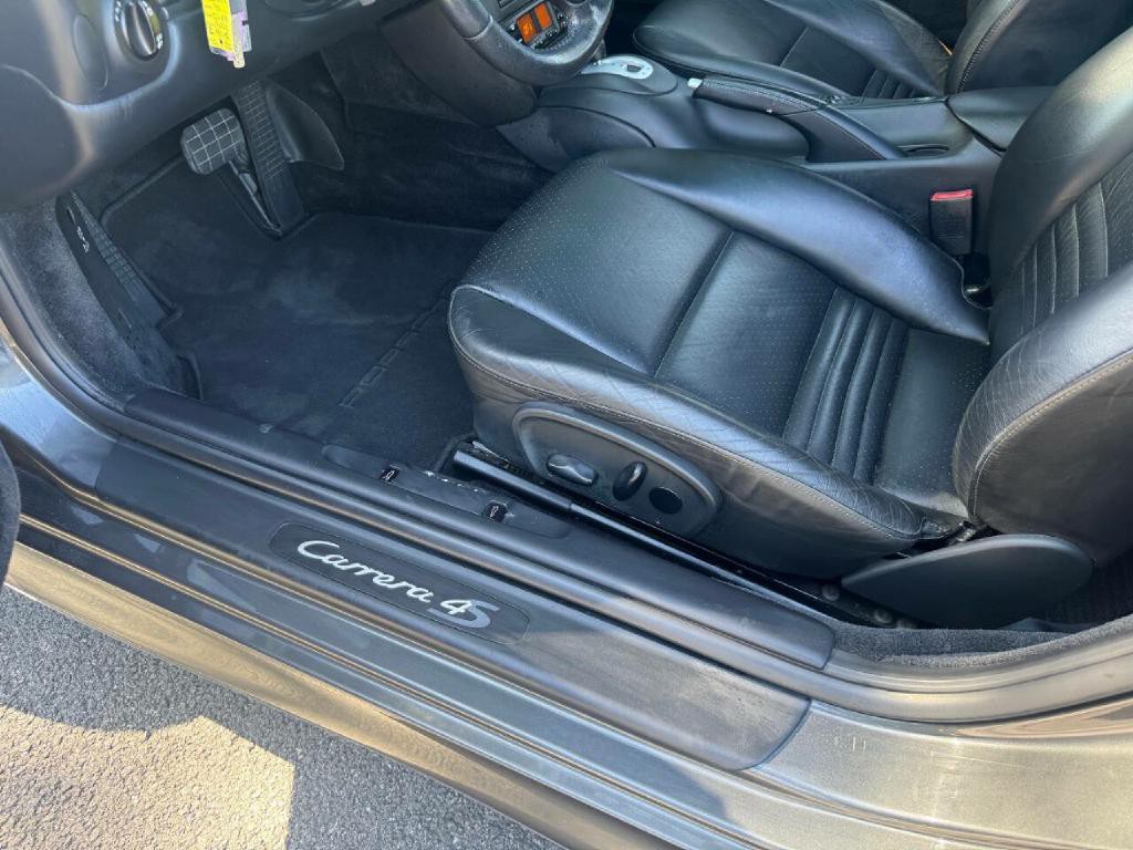 2003 Porsche 911 Image 13