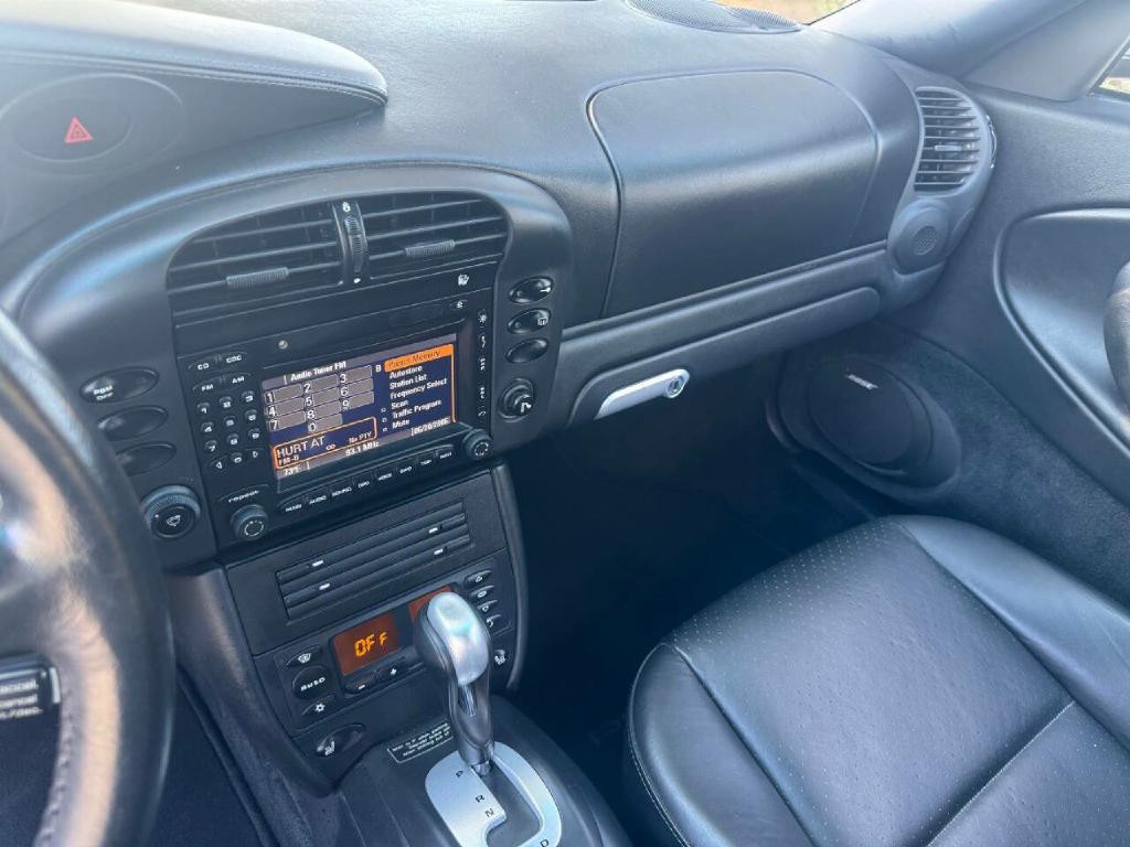 2003 Porsche 911 Image 18