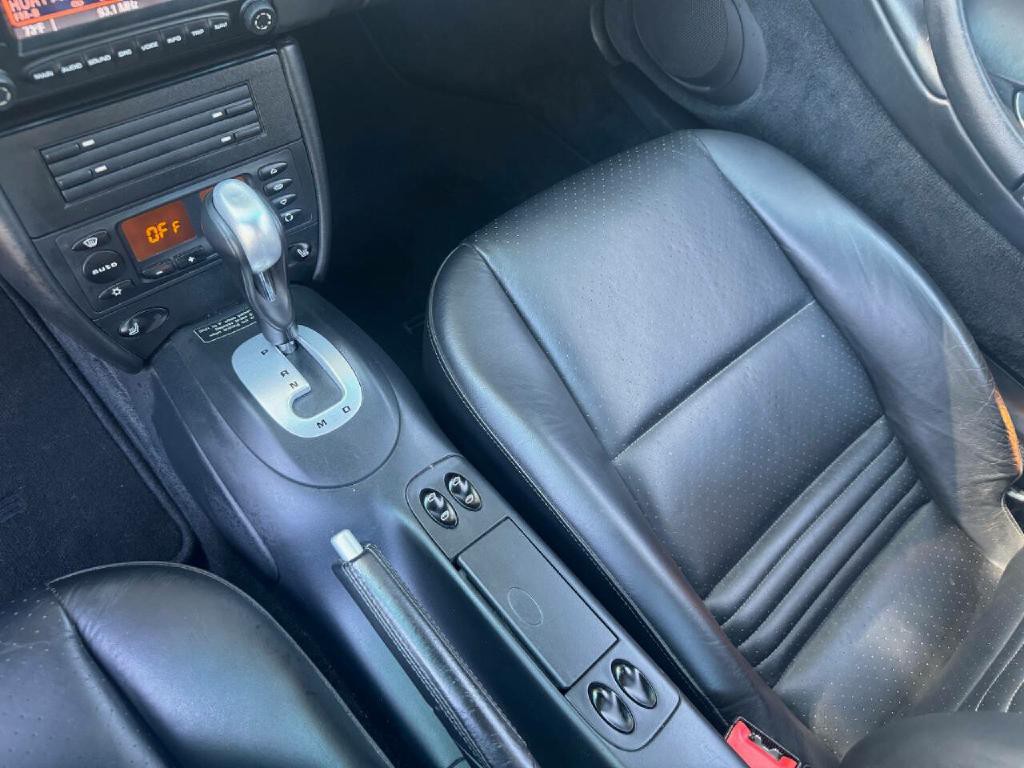 2003 Porsche 911 Image 19