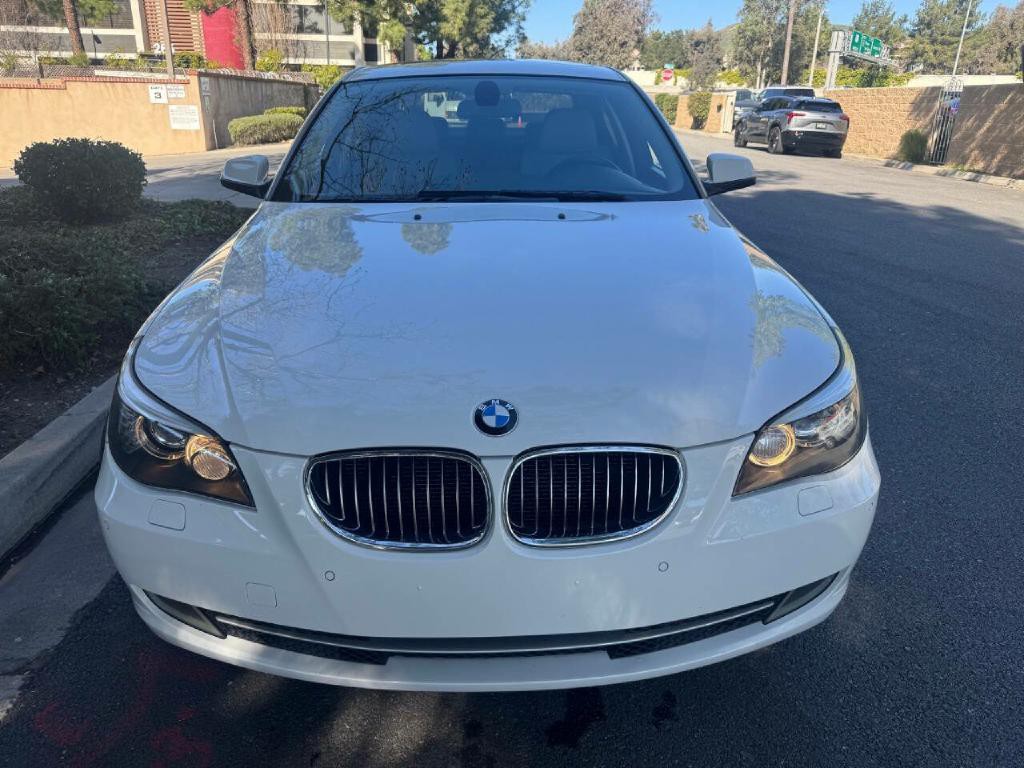 2010 BMW 5 Series Image 7