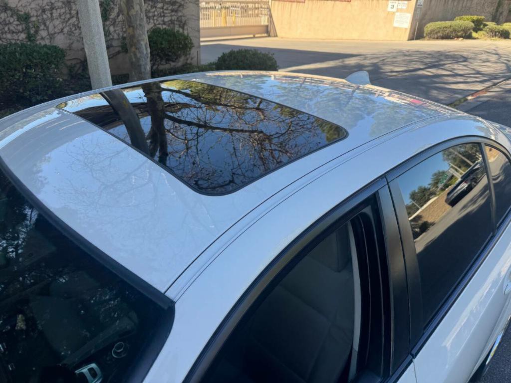 2010 BMW 5 Series Image 8