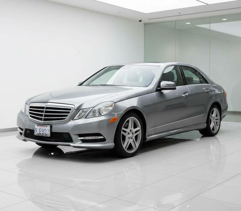 2013 Mercedes-Benz E-Class Image 1