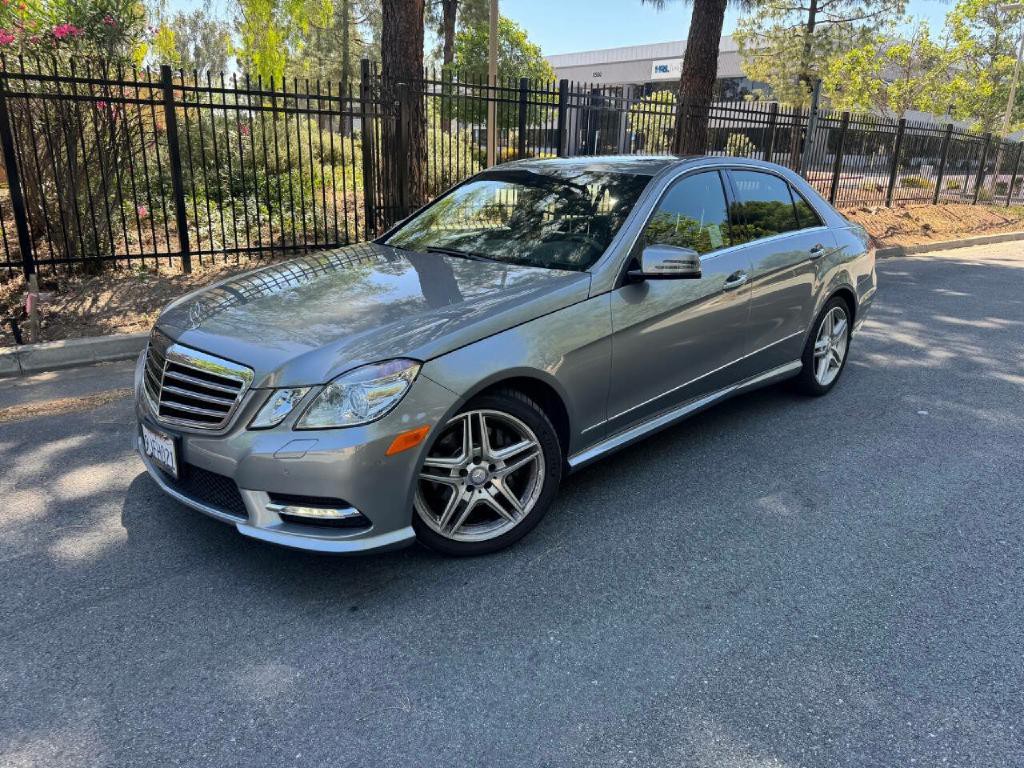 2013 Mercedes-Benz E-Class Image 2
