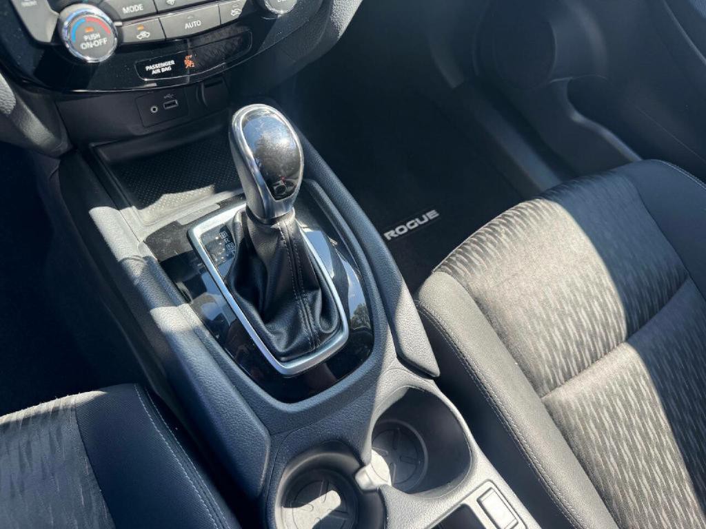 2020 Nissan Rogue Image 15