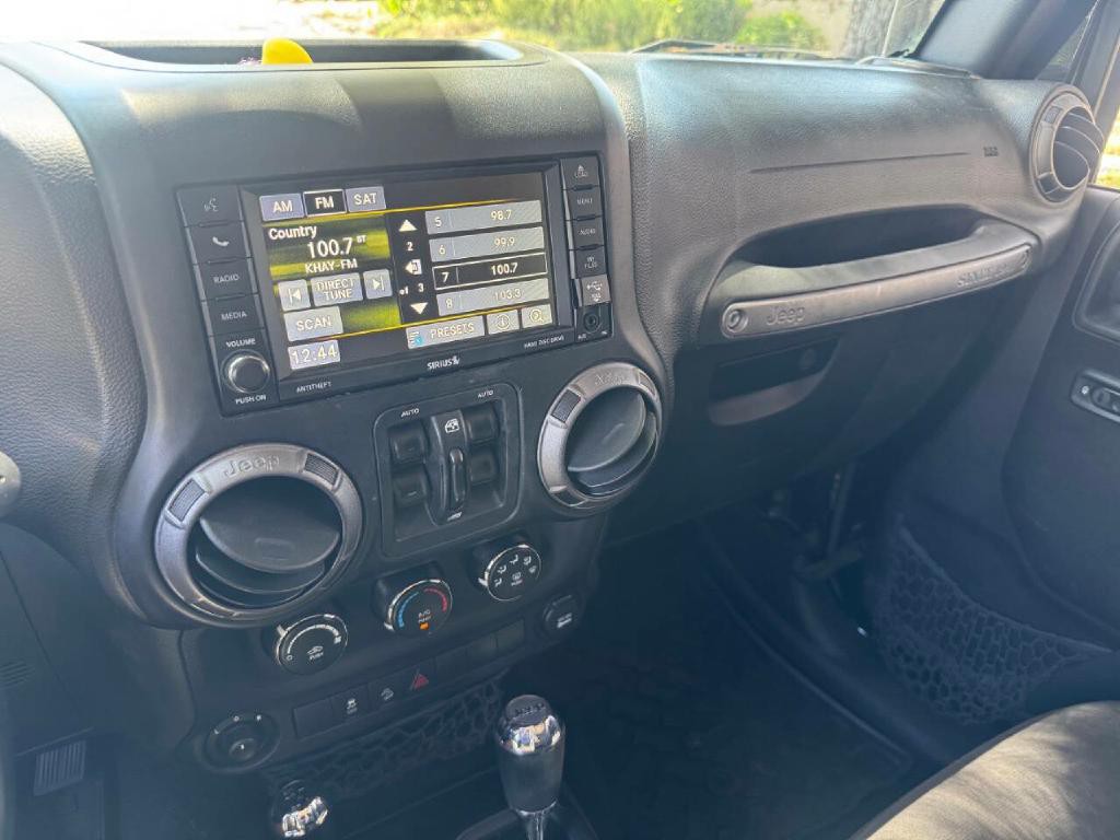 2015 Jeep Wrangler Unlimited Image 16