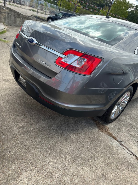 2011 Ford Taurus Image 4