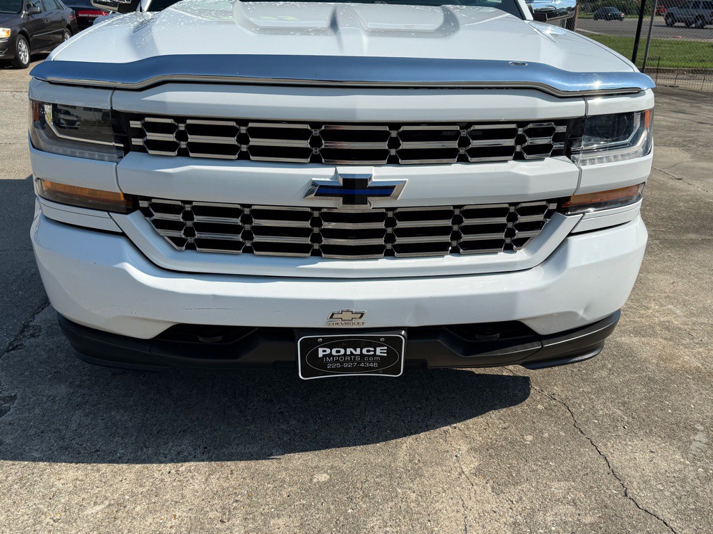 2017 Chevrolet Silverado 1500 Image 2