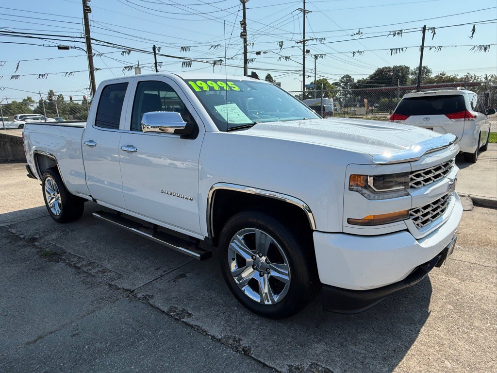 2017 Chevrolet Silverado 1500 Image 3