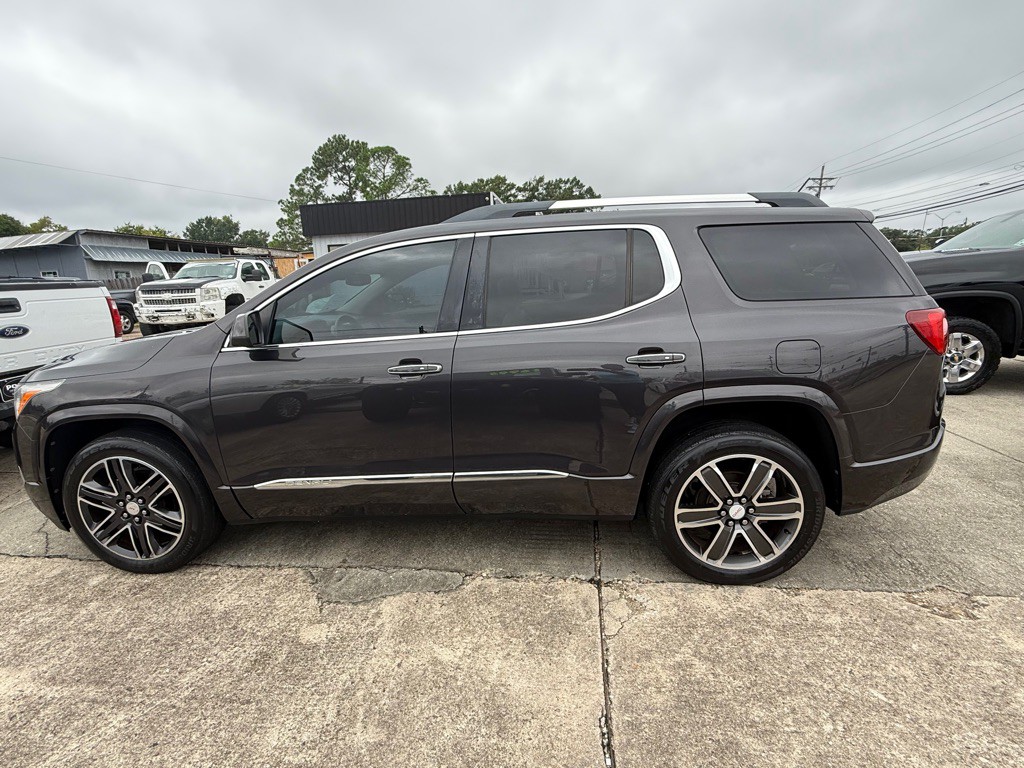 2017 GMC Acadia Image 3