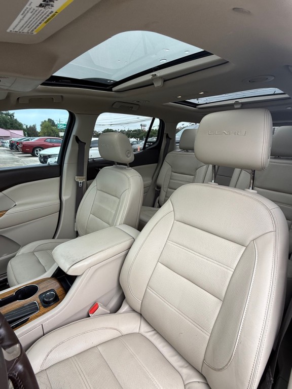2017 GMC Acadia Image 7