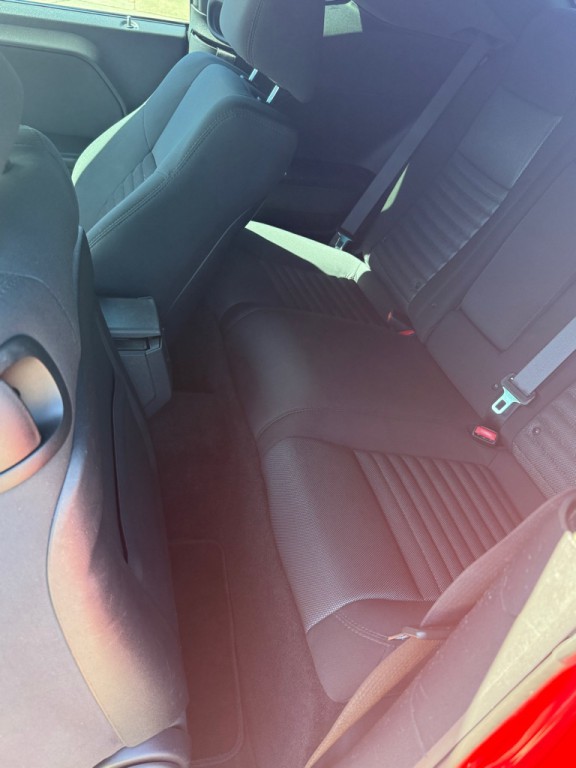 2014 Dodge Challenger Image 8