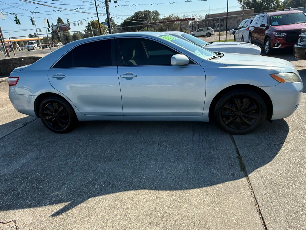 2009 Toyota Camry Image 2