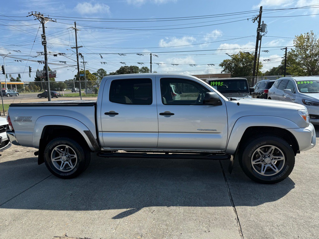 2013 Toyota Tacoma Image 2