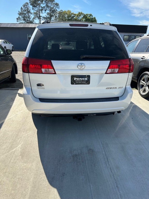2004 Toyota Sienna Image 2